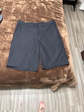 Men’s size 32 Lululemon shorts